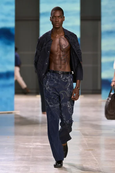 Look 44